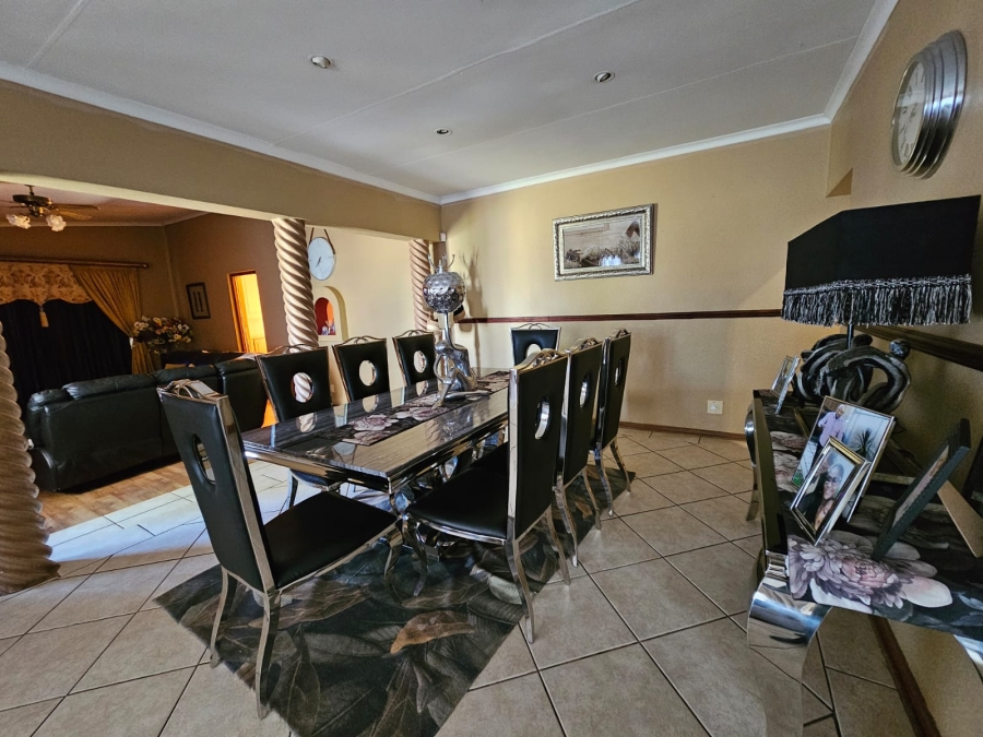 5 Bedroom Property for Sale in Riebeeckstad Free State